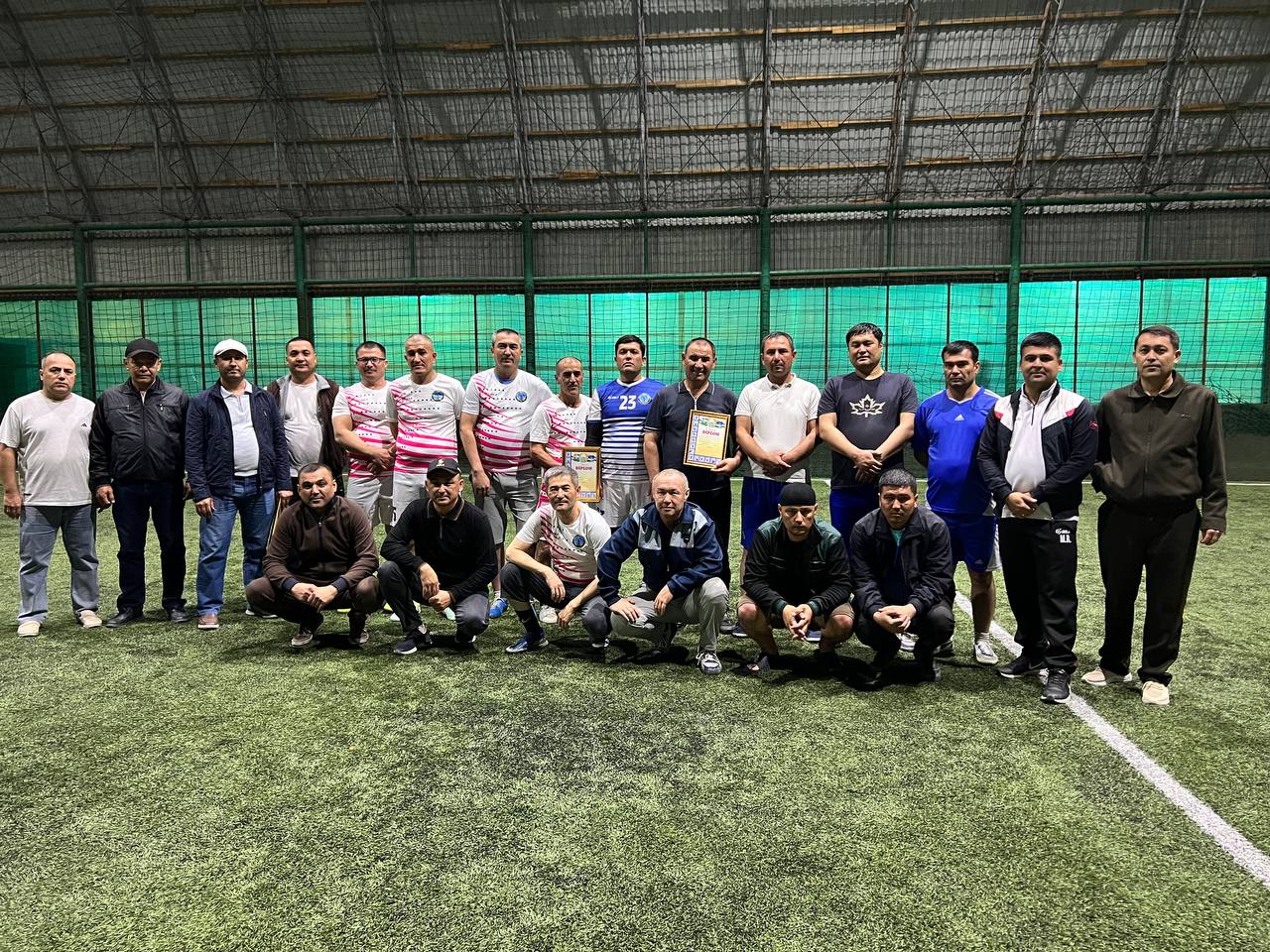 ISHDAGI TAJRIBALILAR SPORT MAYDONIDA KURASHDILAR